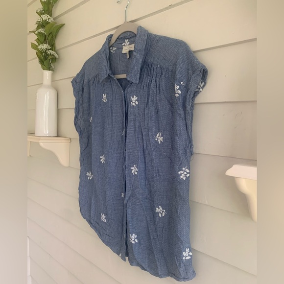 Lucky Brand Short Sleeve Embroidered Button Shirt Size Medium - Picture 5 of 6